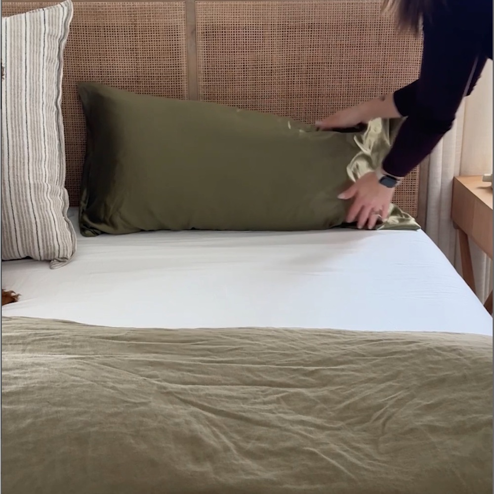 Quince Mulberry Silk Pillowcase
